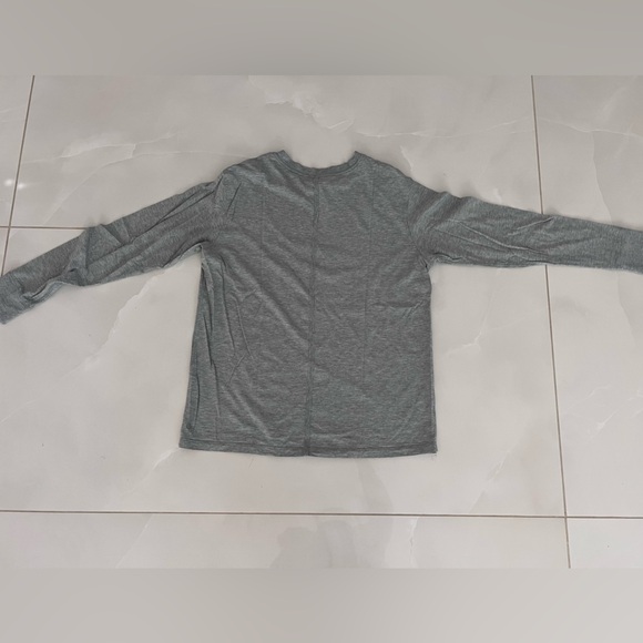 Lululemon Athletica Gray Long‎ Sleeve Tee - Picture 1 of 15
